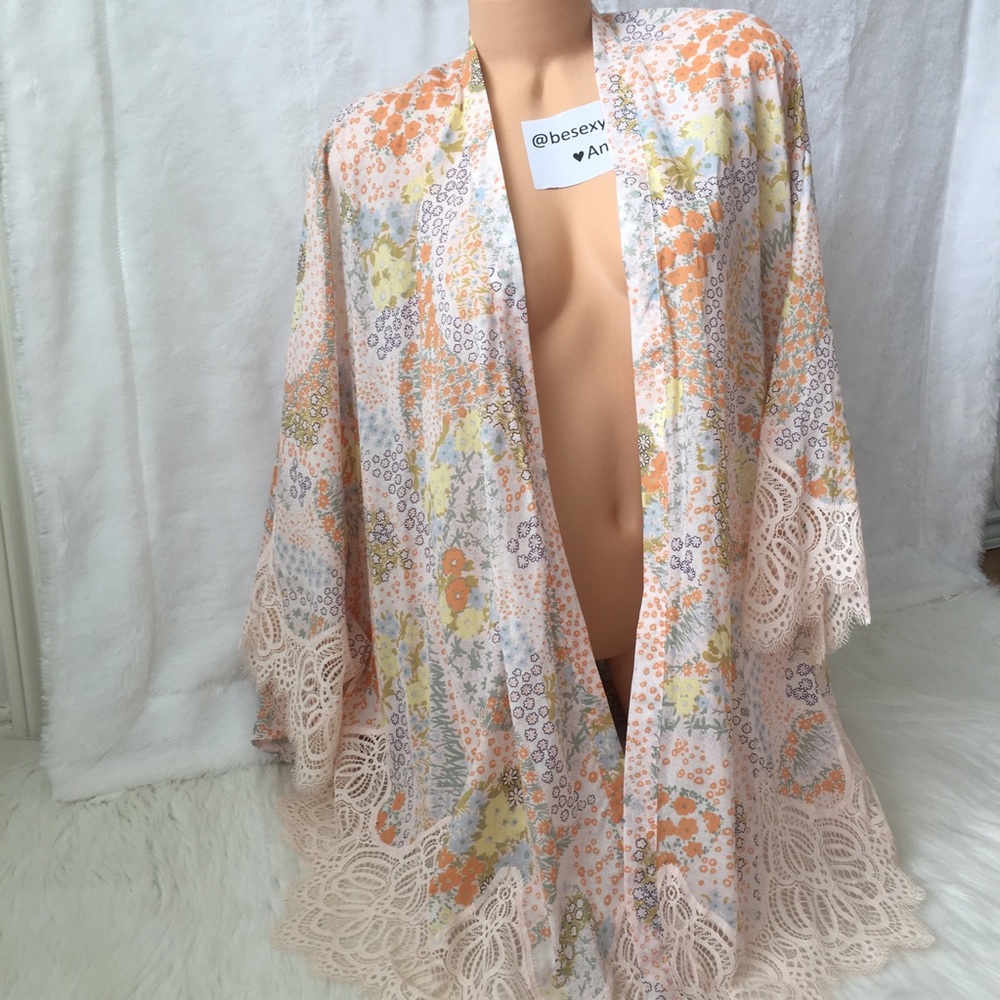 VS Floral Ivory Lace Kimono Robes Size M/L - Picture 2 of 8